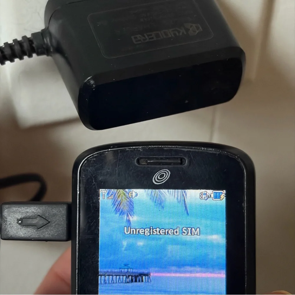 LG Tracfone 328BG Black Candybar Prepaid Cell Phone with Wall Charger